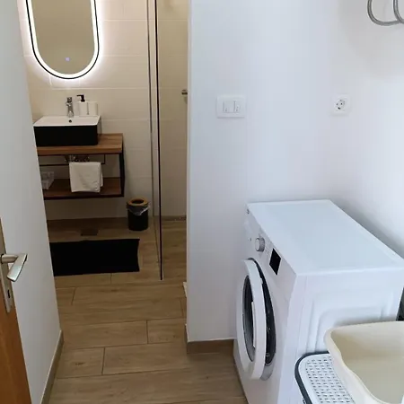 Apartment With Parking Space Palit, Rab - 25235